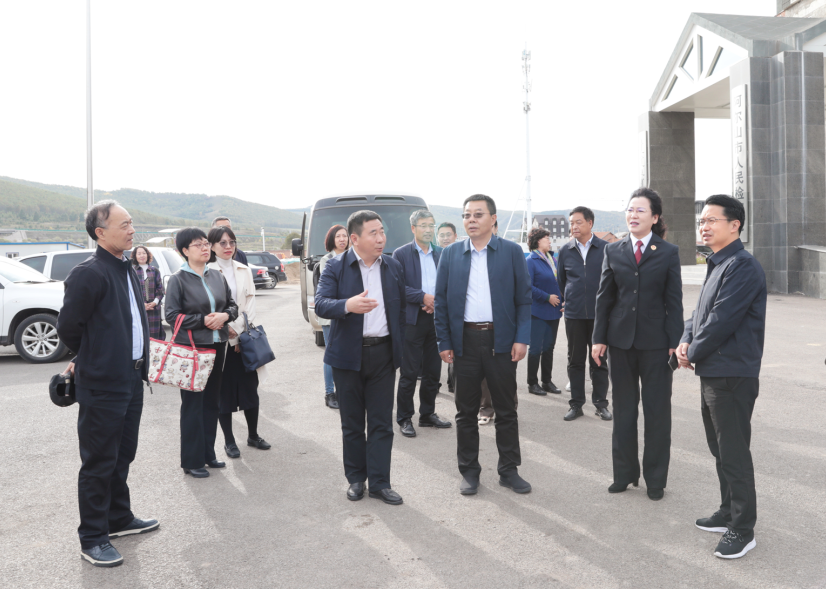 内蒙古自治区人大调研组到阿尔山市检察院对未成年人检察工作进行专题调研(图1)
