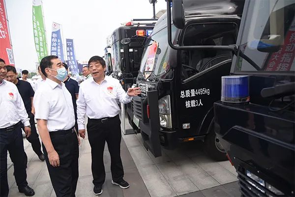 森源鸿马高精尖专用车闪耀亮相河南省汽车产销对接会(图4) 森源鸿马高精尖专用车闪耀亮相河南省汽车产销对接会(图4)