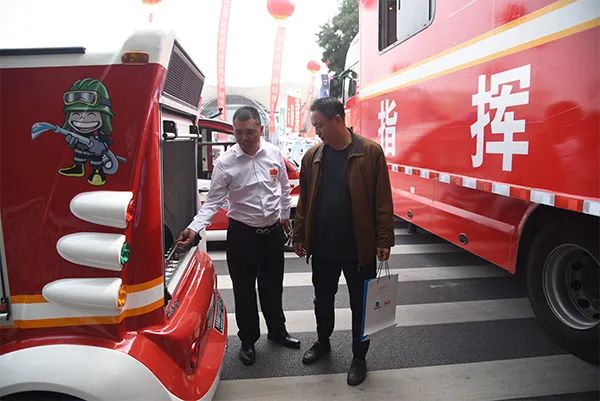 森源鸿马高精尖专用车闪耀亮相河南省汽车产销对接会(图12) 森源鸿马高精尖专用车闪耀亮相河南省汽车产销对接会(图12)
