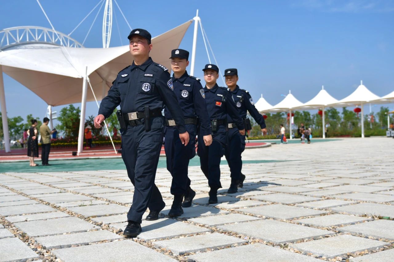 守护平安|阜阳特警全力护航第十届全国月季展览会(图4) 守护平安|阜阳特警全力护航第十届全国月季展览会(图4)