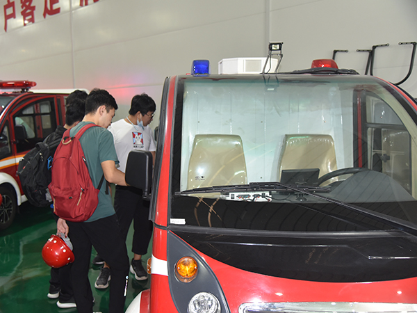 产学研融通发展——河南工业大学师生一行莅临森源鸿马参观交流(图2)