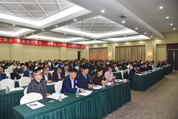 清华大学河南校友会《打造高绩效团队》管理课程走进森源鸿马