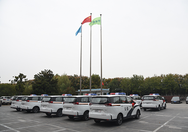 河南濮阳市采购多功能囚车(图5)