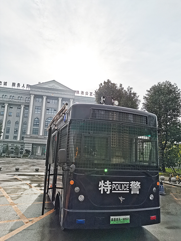 四川采购的移动警务室列装上岗(图1)