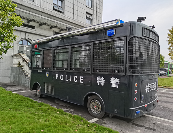 四川采购的移动警务室列装上岗(图2)