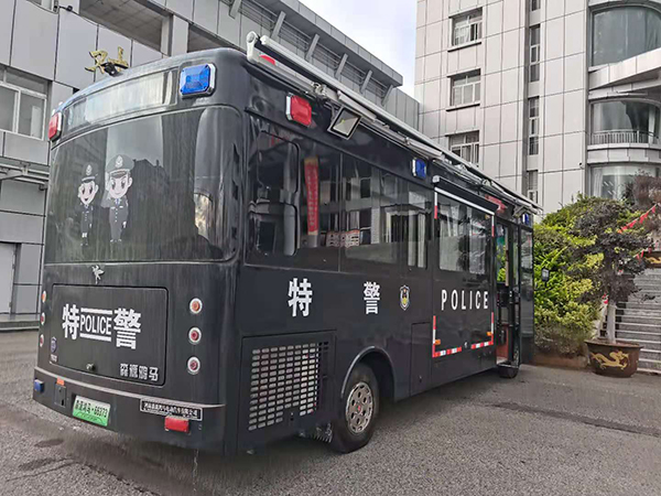 四川凉山8米移动警务平台上岗执勤(图3)