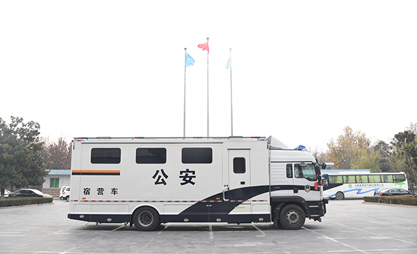 西安采购多功能宿营车——装备移动的多功能宿舍(图5)