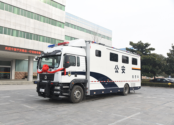 西安采购多功能宿营车——装备移动的多功能宿舍(图3)