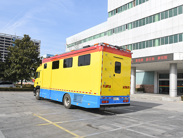 江苏采购多功能宿营车(图5)