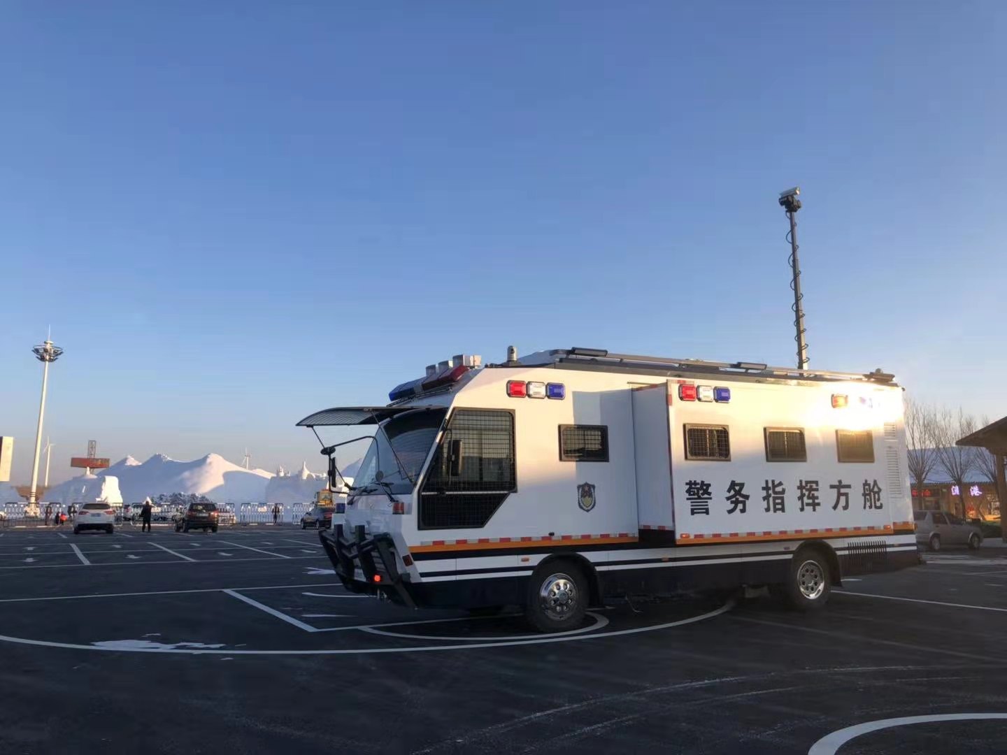 森源鸿马移动指挥方舱圆满完成查干湖冬捕安保||“冰湖腾鱼”盛景再现(图1) 森源鸿马移动指挥方舱圆满完成查干湖冬捕安保||“冰湖腾鱼”盛景再现(图1)