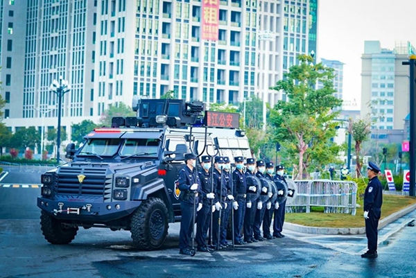 最早“开跑”,最晚收兵,他们没有比赛成绩,却成为美丽“警”色(图5) 最早“开跑”,最晚收兵,他们没有比赛成绩,却成为美丽“警”色(图5)