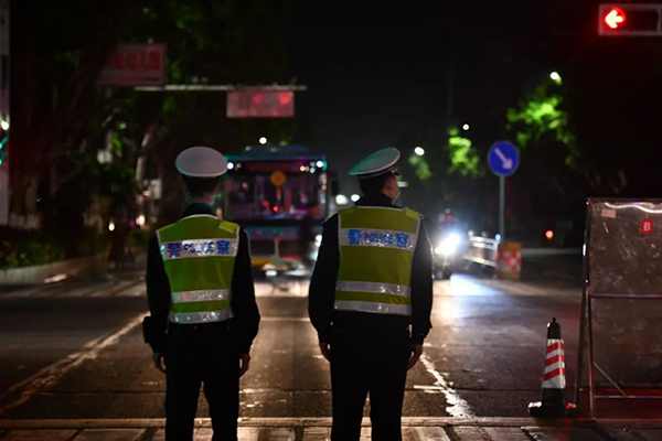 最早“开跑”,最晚收兵,他们没有比赛成绩,却成为美丽“警”色(图7) 最早“开跑”,最晚收兵,他们没有比赛成绩,却成为美丽“警”色(图7)