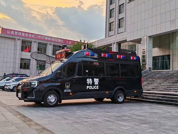 湖南防暴巡逻车上岗||维稳利器 平安保障(图2)