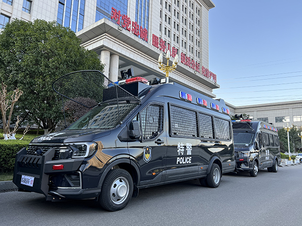 保平安  护稳定——森源鸿马防暴运兵车护航湖南！(图1)