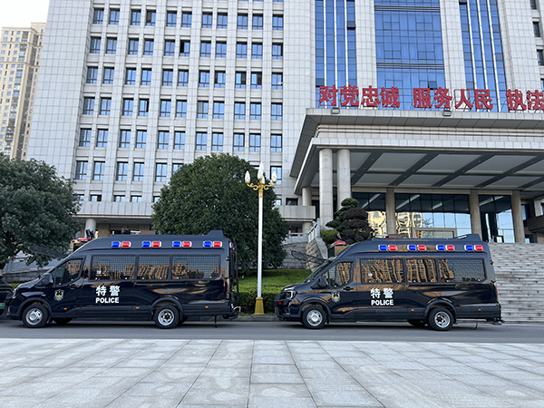 保平安  护稳定——森源鸿马防暴运兵车护航湖南！(图2)