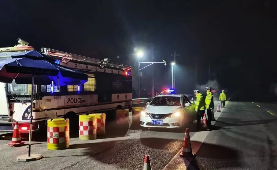 森源鸿马移动警务室跨年守护：点亮城市守护之光(图1)