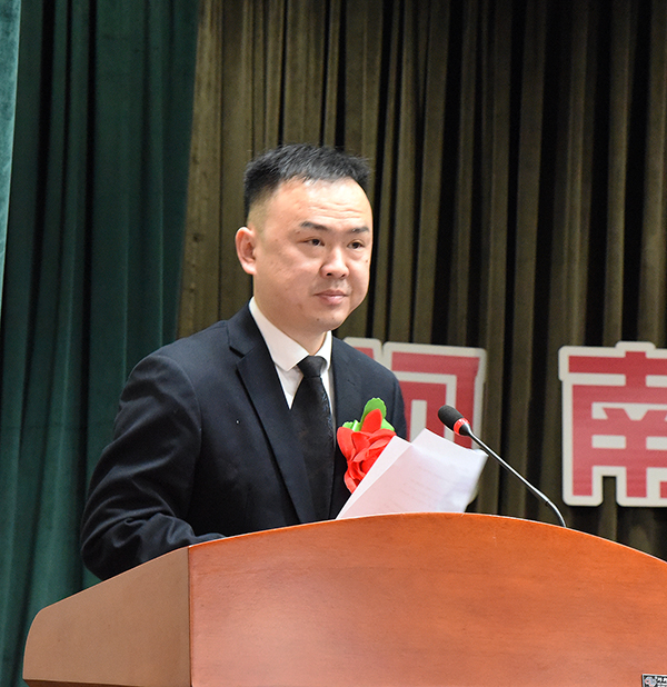 《森源鸿马最美奋斗者销售之星李巨淼：十年奋进，铸就辉煌》(图1)