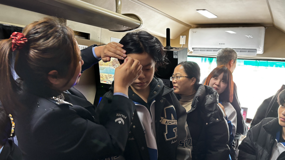 森源鸿马移动警务车进校园 “一车四服务”开启警务新时代(图5)