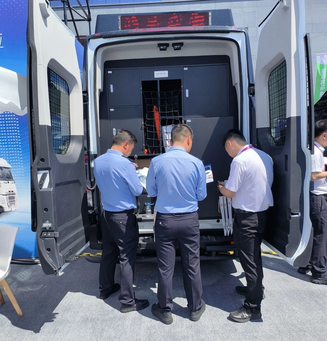 森源鸿马防暴突击车助力警务工作新升级(图2)