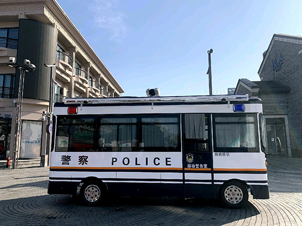 九三阅兵安保“移动堡垒”！森源鸿马移动警务室站岗执勤守护平安(图7)