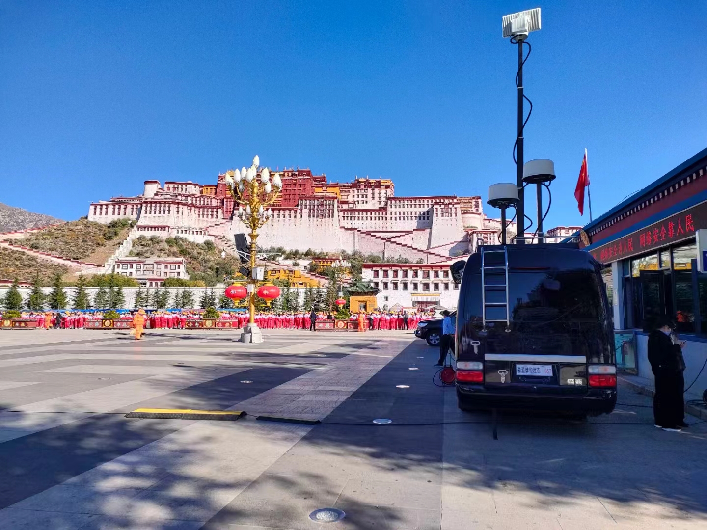 执勤一线显担当!森源鸿马移动警务平台全天候守护平安防线(图11) 执勤一线显担当!森源鸿马移动警务平台全天候守护平安防线(图11)