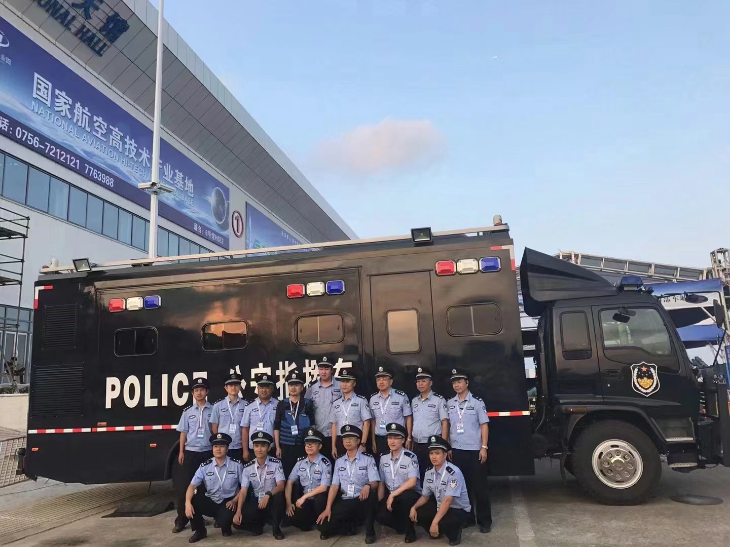 执勤一线显担当!森源鸿马移动警务平台全天候守护平安防线(图6) 执勤一线显担当!森源鸿马移动警务平台全天候守护平安防线(图6)