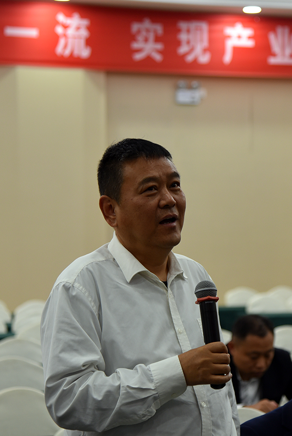 锚定目标强攻坚 凝心聚力拓市场 —— 森源鸿马营销中心召开总结培训动员会(图7) 锚定目标强攻坚 凝心聚力拓市场 —— 森源鸿马营销中心召开总结培训动员会(图7)