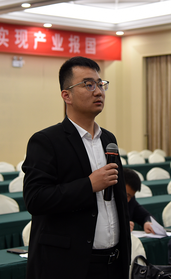 锚定目标强攻坚 凝心聚力拓市场 —— 森源鸿马营销中心召开总结培训动员会(图8) 锚定目标强攻坚 凝心聚力拓市场 —— 森源鸿马营销中心召开总结培训动员会(图8)