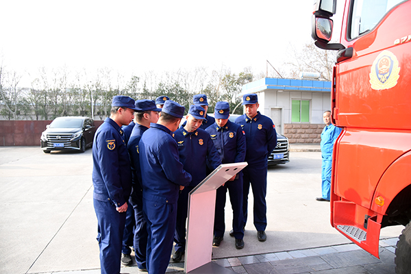 警企同心启新程 赋能实战开新篇—南京市消防救援支队赴森源鸿马参观交流开班仪式顺利举行(图9) 警企同心启新程 赋能实战开新篇—南京市消防救援支队赴森源鸿马参观交流开班仪式顺利举行(图9)