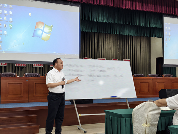 凝心聚力强本领 蓄力冲刺启新程｜森源鸿马销售部召开5月份总结培训会(图2)
