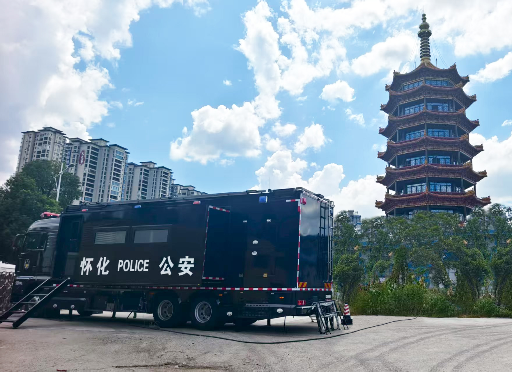 科技强警赋动能移动中枢保平安｜森源鸿马警用通信指挥车打造一线实战指挥平台(图12)