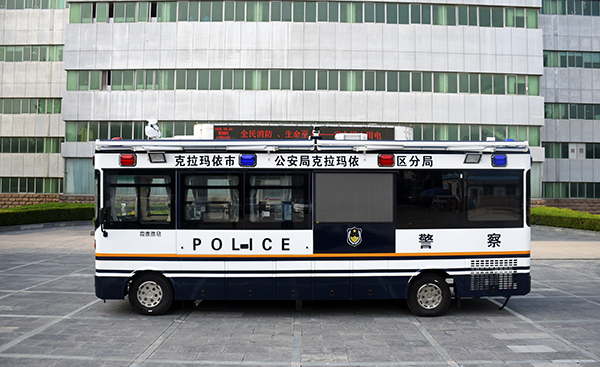 智护戈壁油城 数警赋能平安｜森源鸿马移动警务室发往新疆克拉玛依(图3)