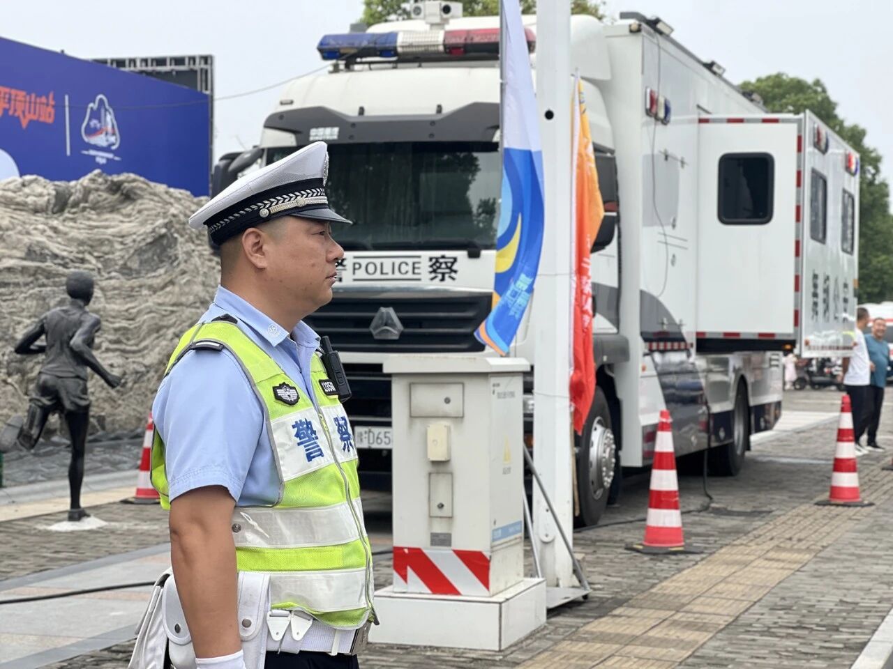 硬核装备筑防线 碧波逐浪护赛事｜森源鸿马通信指挥车护航2026中国桨板精英联赛（平顶山站）安保工作(图5)