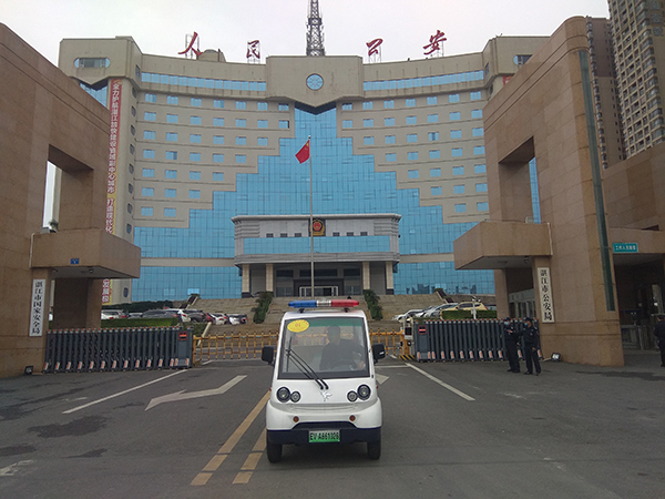 广东湛江电动巡逻车上岗执勤(图1)