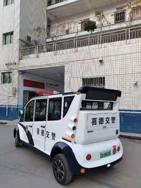 四川喜德县电动巡逻车上岗(图1)