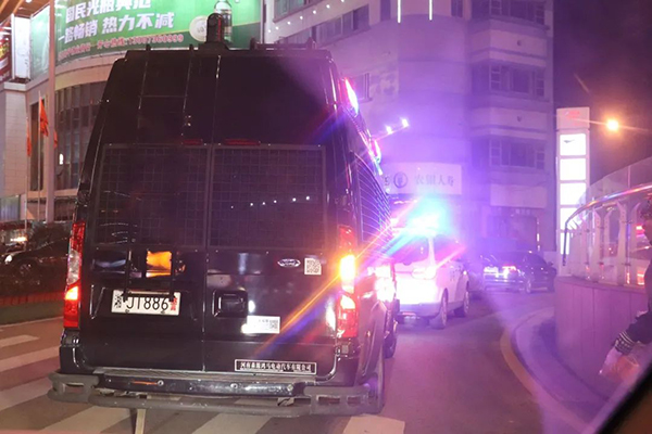 澧县公安护航“两会” 全面做好安保工作(图4) 澧县公安护航“两会” 全面做好安保工作(图4)