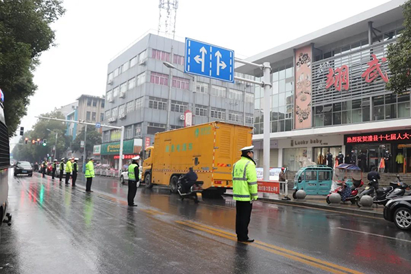 澧县公安护航“两会” 全面做好安保工作(图14) 澧县公安护航“两会” 全面做好安保工作(图14)