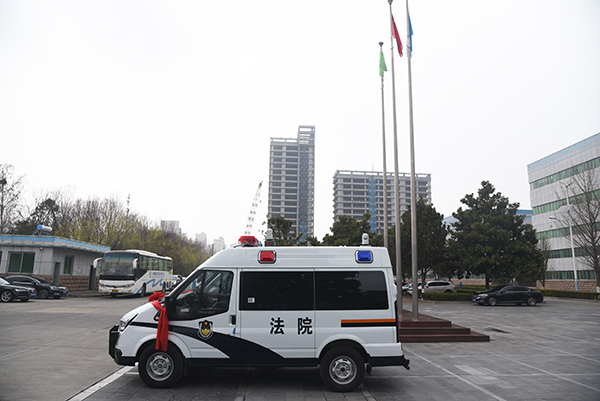 海南采购7台多功能囚车(图4)