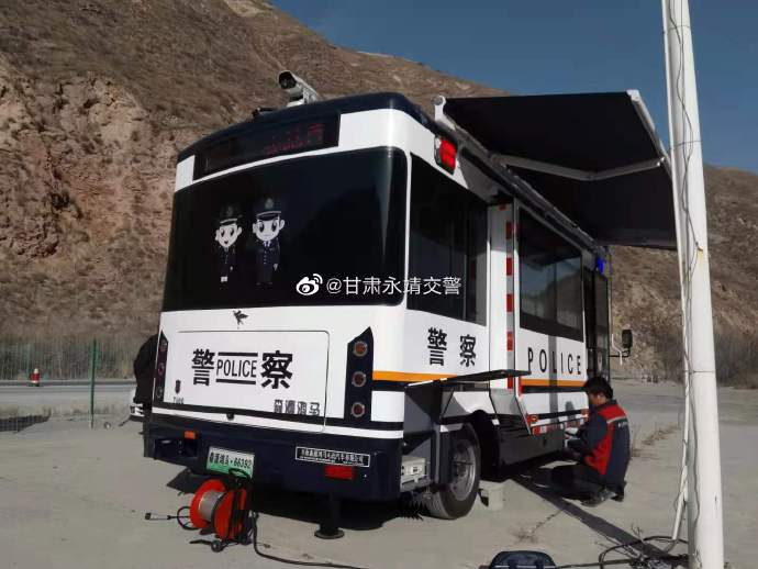 甘肃永靖交警 “移动警务室”来啦!(图5) 甘肃永靖交警 “移动警务室”来啦!(图5)