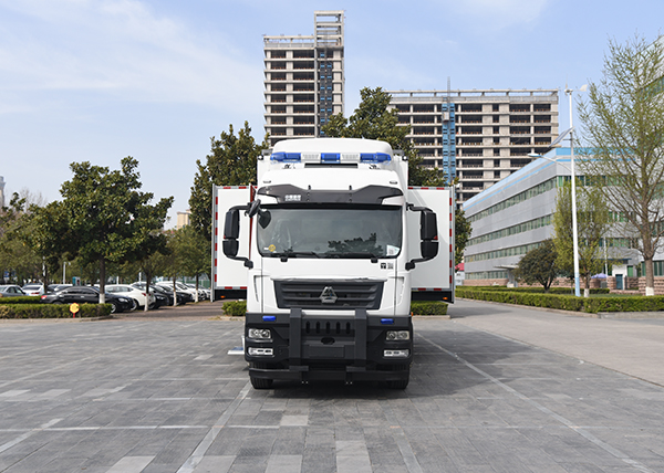 森源鸿马医疗宿营车——移动的多功能宿舍(图1)
