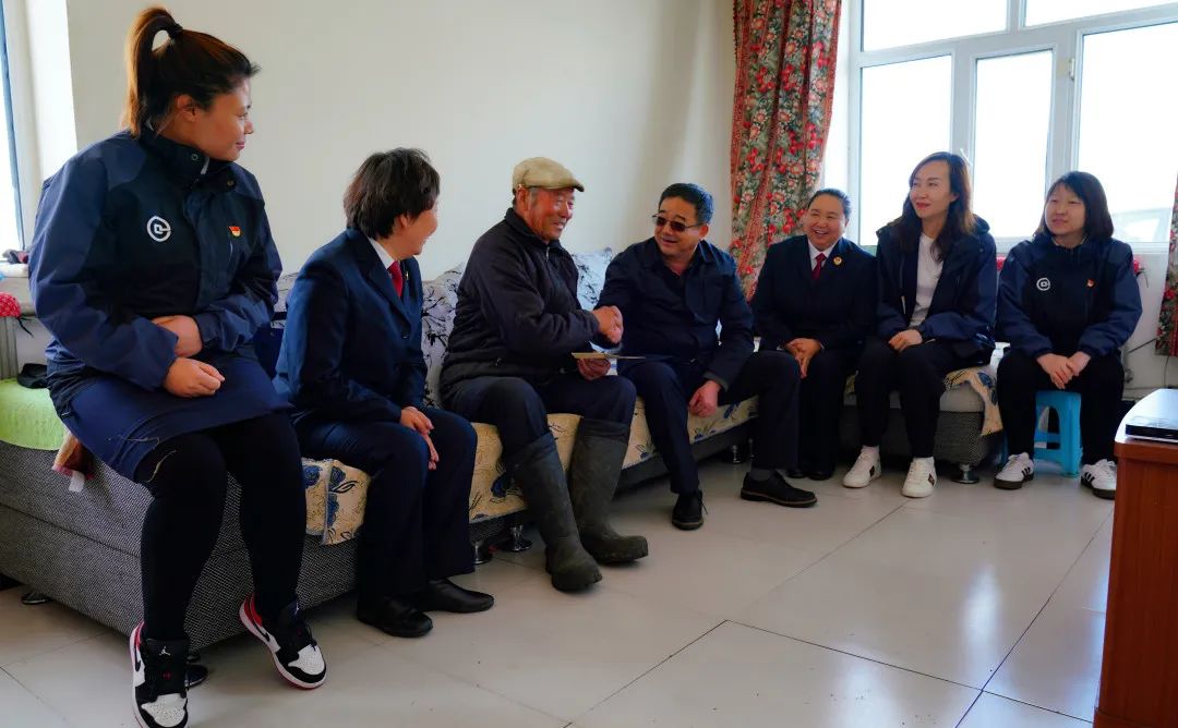 鄂温克旗人民检察院开展党史学习教育“我为群众办实事”三问实践活动(图3) 鄂温克旗人民检察院开展党史学习教育“我为群众办实事”三问实践活动(图3)