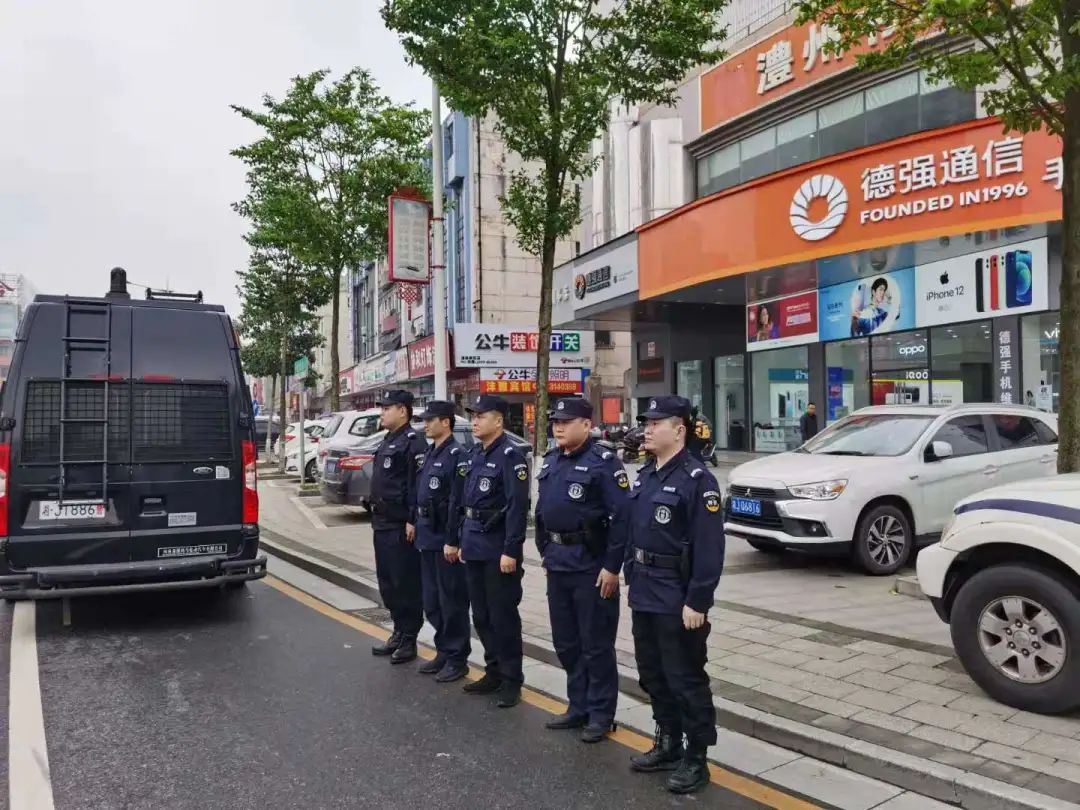 【澧县】街头老人突发疾病,城市快警暖心救助(图4) 【澧县】街头老人突发疾病,城市快警暖心救助(图4)