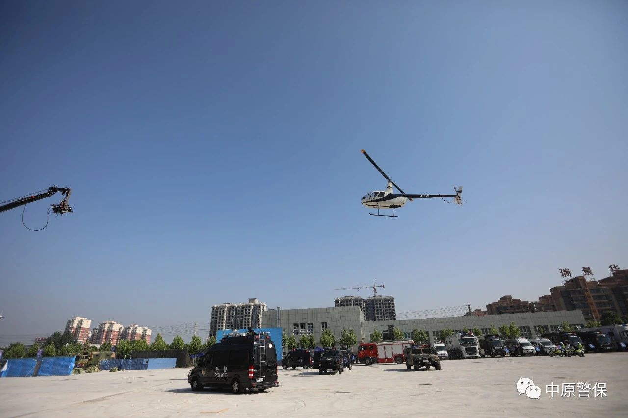 超燃现场!2021河南公安警务保障部门政治轮训暨大练兵比武演练隆重开幕(图8) 超燃现场!2021河南公安警务保障部门政治轮训暨大练兵比武演练隆重开幕(图8)