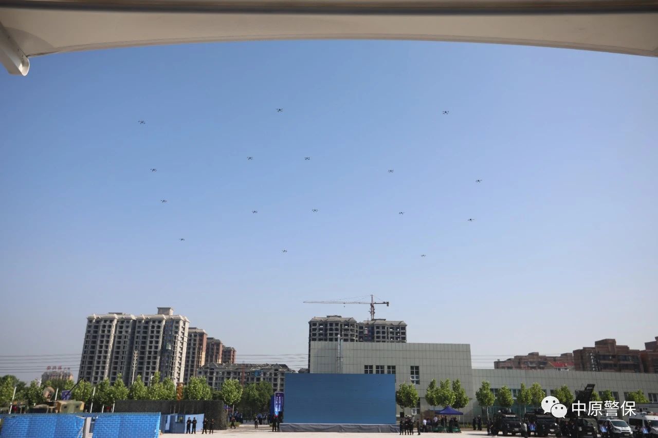 超燃现场!2021河南公安警务保障部门政治轮训暨大练兵比武演练隆重开幕(图7) 超燃现场!2021河南公安警务保障部门政治轮训暨大练兵比武演练隆重开幕(图7)