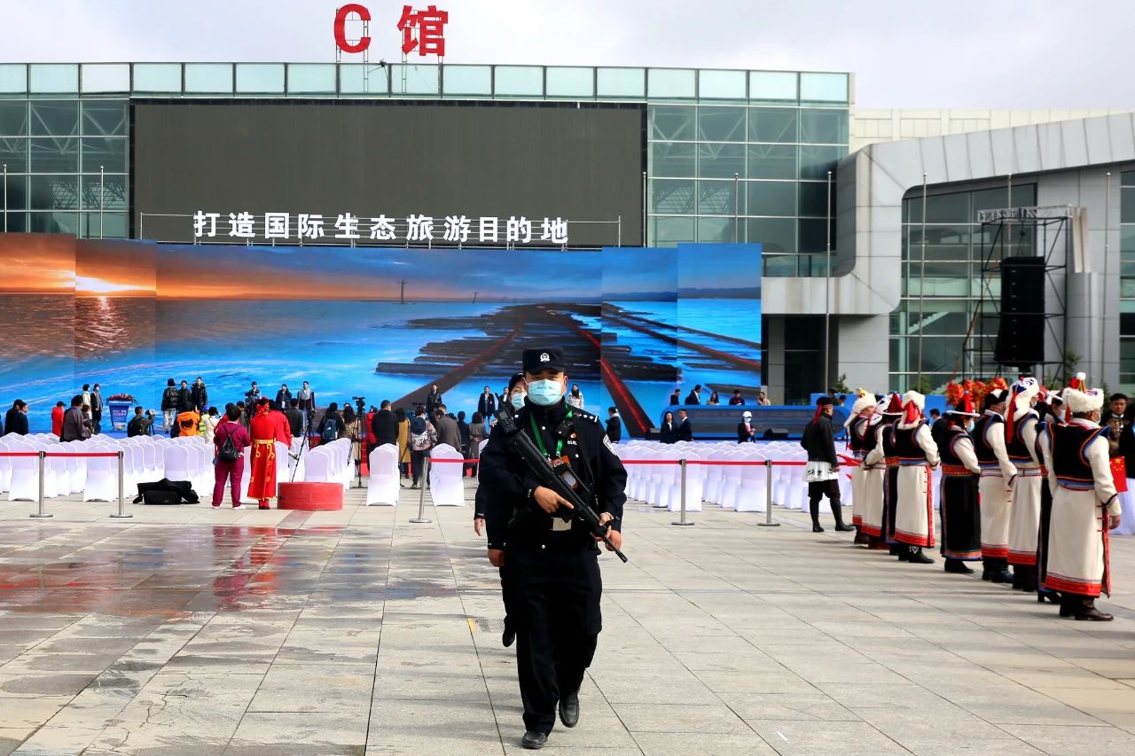 西宁||城中公安分局圆满完成2021青海文化旅游节开幕式安保工作(图9)