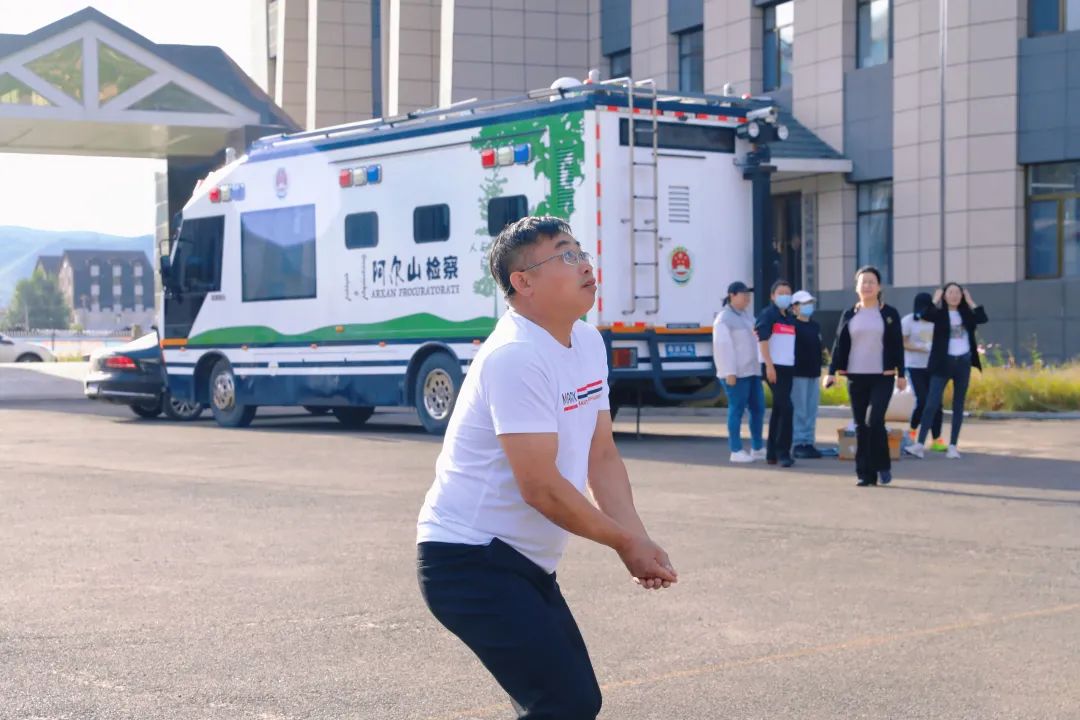 生态旅游检察车“哈伦·小驿”见证检察风采(图2) 生态旅游检察车“哈伦·小驿”见证检察风采(图2)