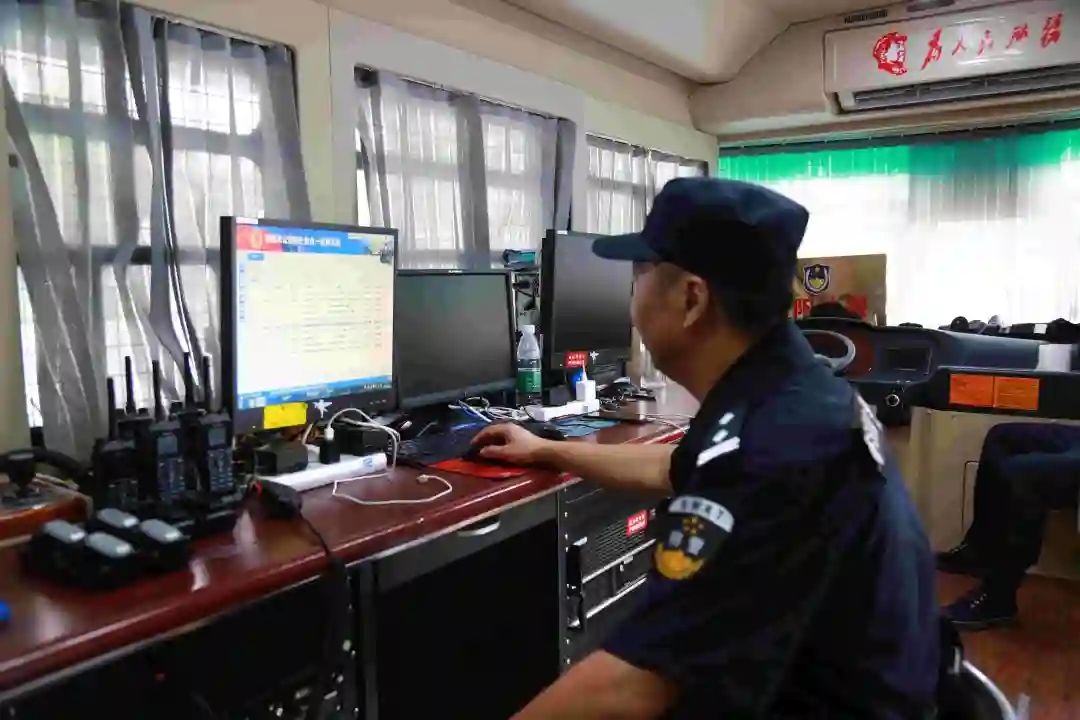 【移动警务室】服务不缺位,守护零距离(图3) 【移动警务室】服务不缺位,守护零距离(图3)