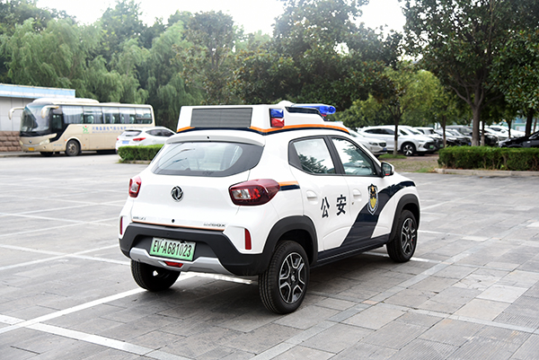 电动巡逻车(图4) 电动巡逻车(图4)