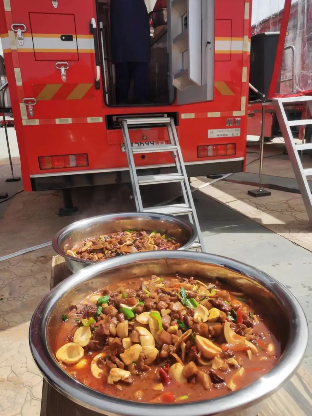 饮食保障到位持续催生战斗力||森源鸿马饮食保障车(图9) 饮食保障到位持续催生战斗力||森源鸿马饮食保障车(图9)