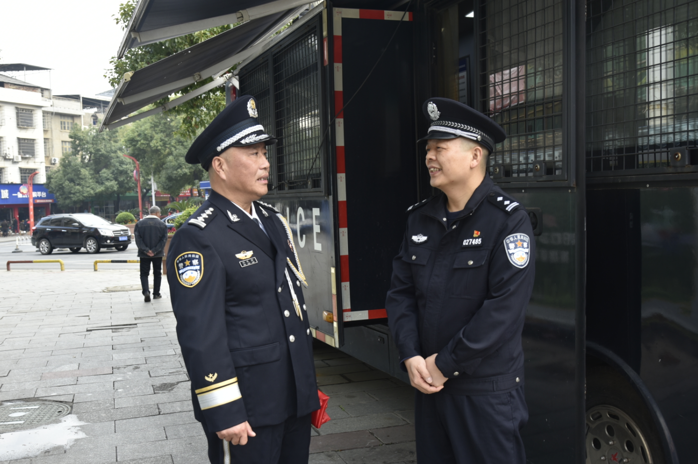 城市快警平台见证从警生涯的最后一个夜班，他光荣退休！(图4)